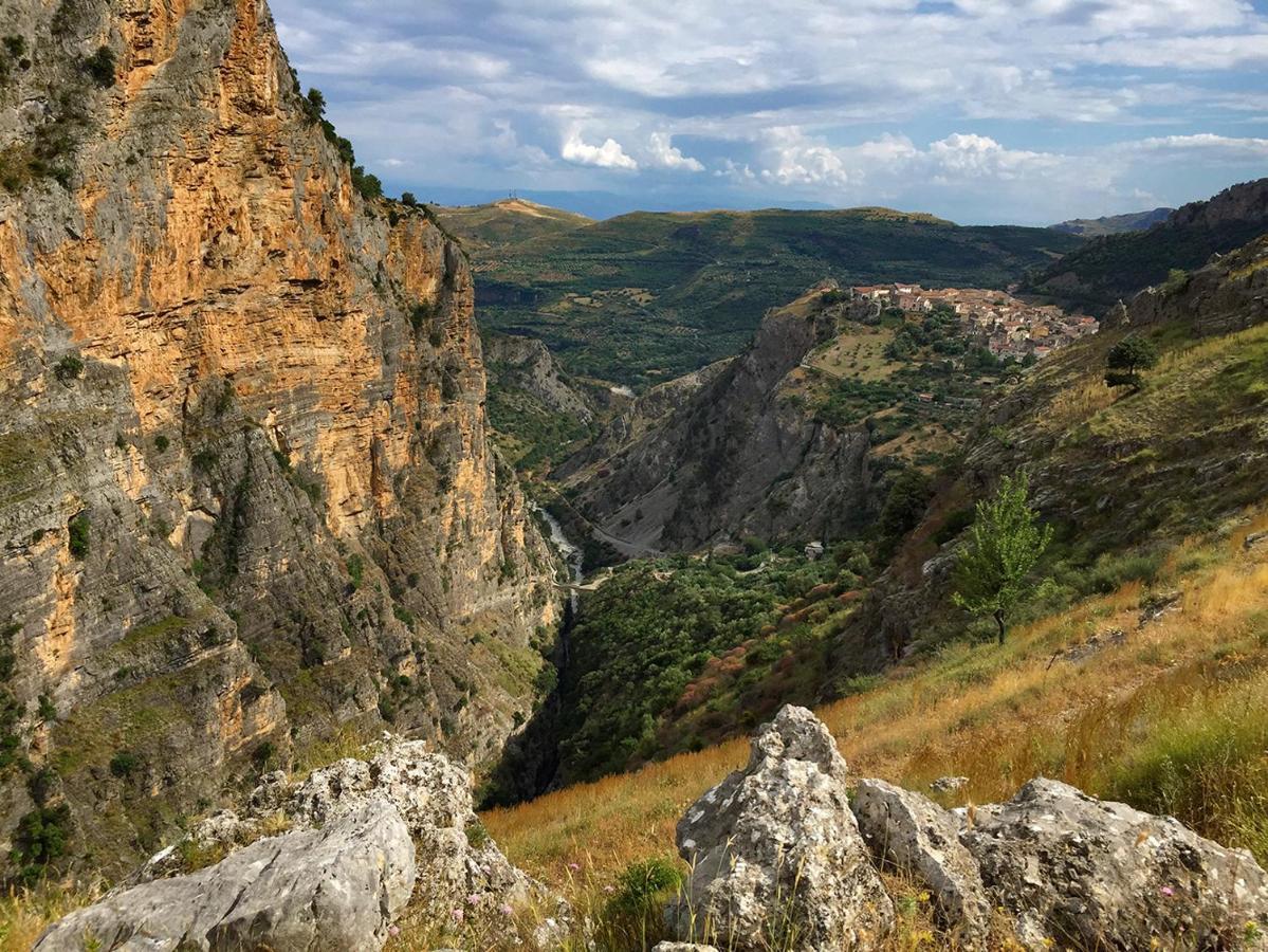 Il Comignolo Di Sofia Bed & Breakfast Civita Dış mekan fotoğraf