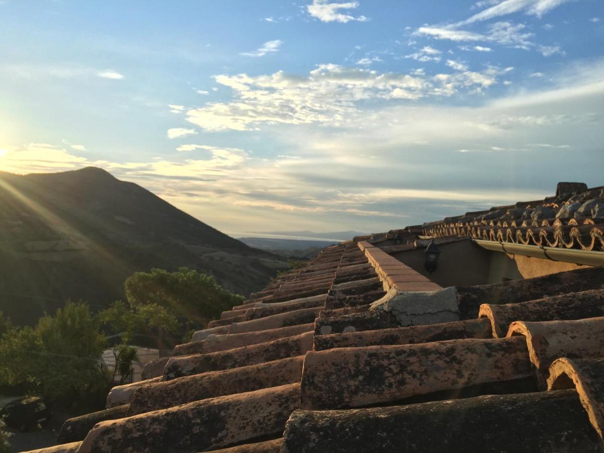 Il Comignolo Di Sofia Bed & Breakfast Civita Dış mekan fotoğraf