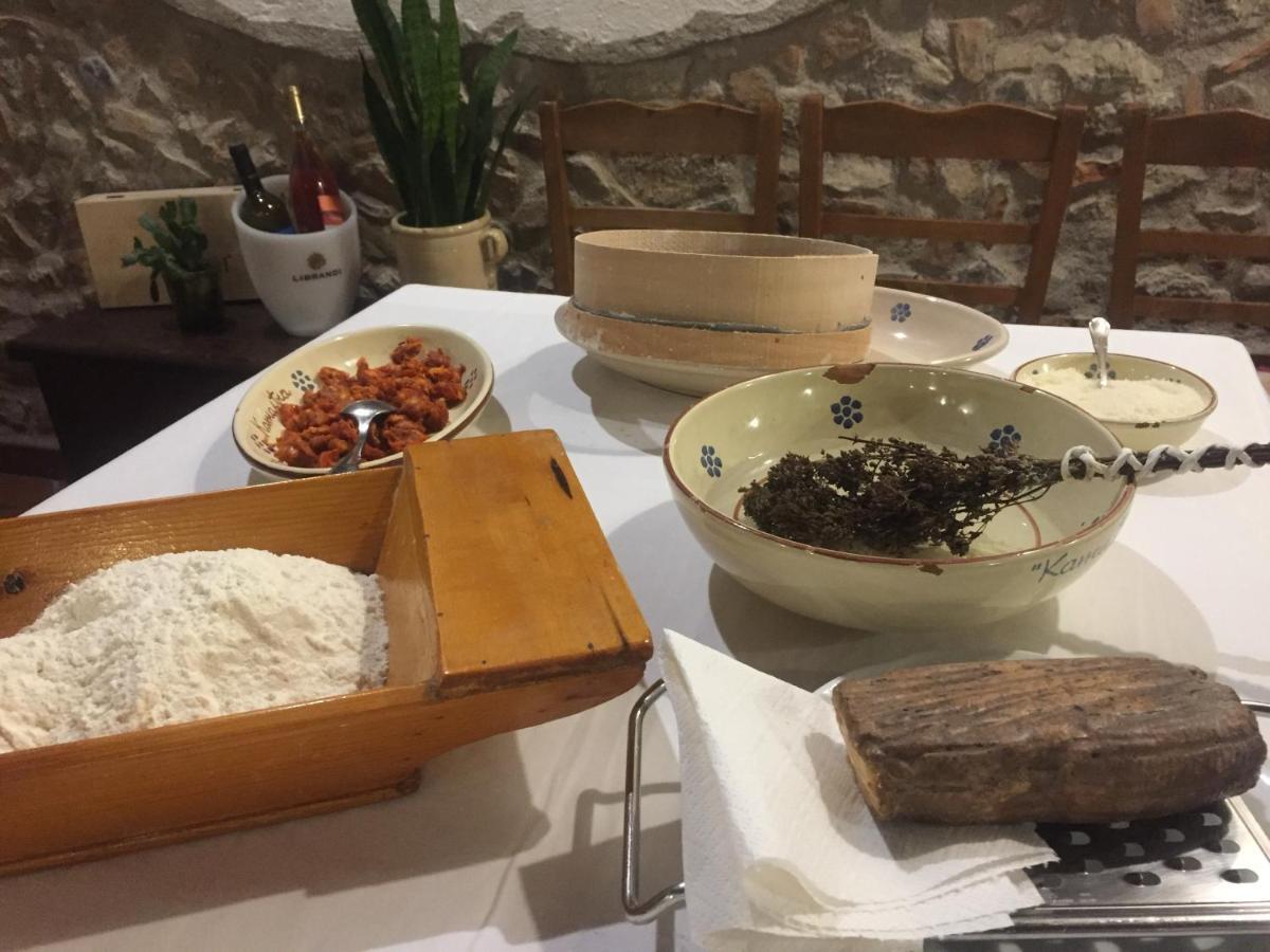 Il Comignolo Di Sofia Bed & Breakfast Civita Dış mekan fotoğraf